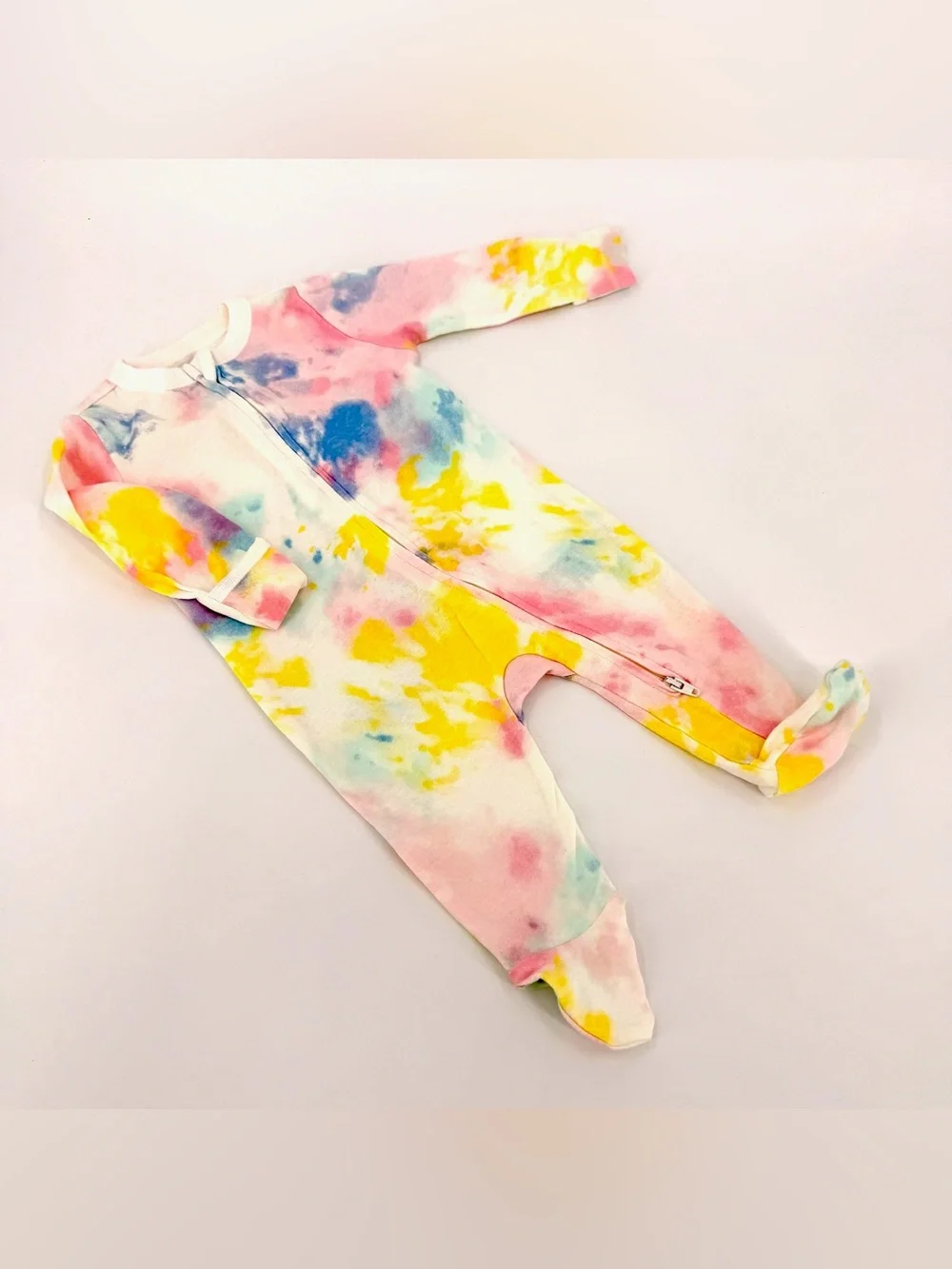 Old Navy Baby 0-3M Footed Pajamas 3 Pack Rainbow Tie Dye Sleepers
